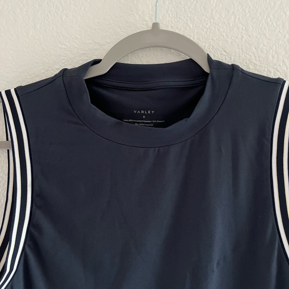 VARLEY | Classic Breathable Wellings Performance Tank in Navy/White | Size Small - Picture 4 of 10